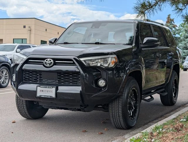 Used 2020 Midnight Black Metallic Toyota SR5 Premium image 5