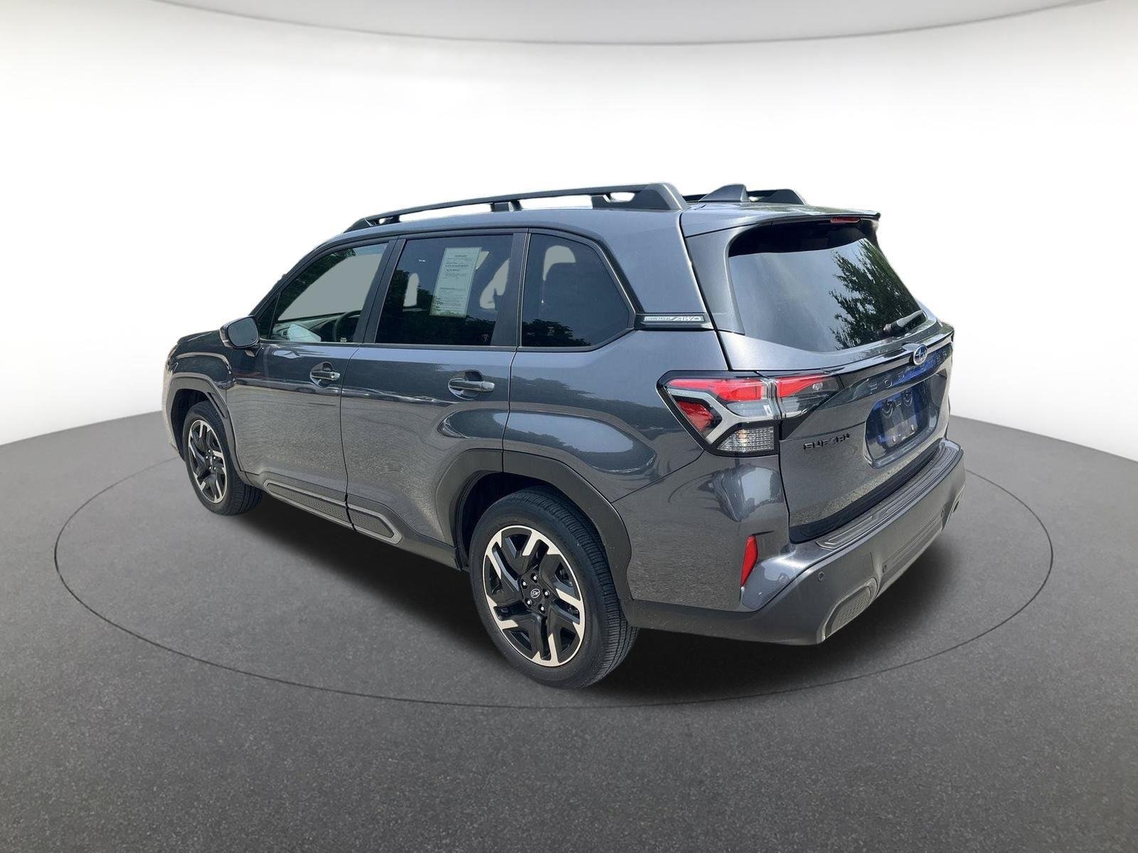 Used 2025 Magnetite Gray Metallic Subaru Limited image 5
