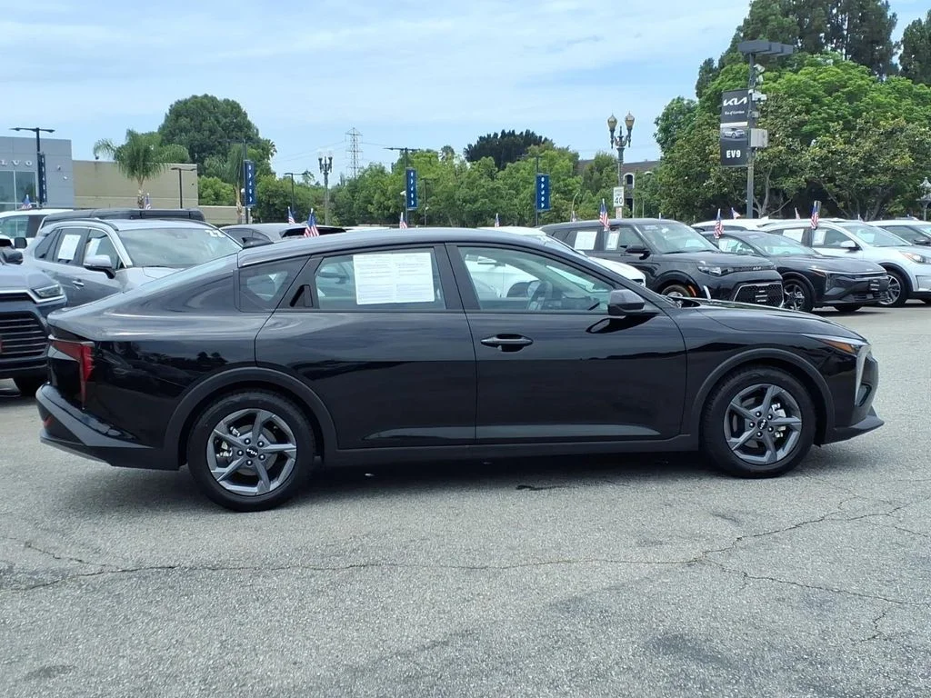 Certified Used 2025 Black Kia LXS image 4