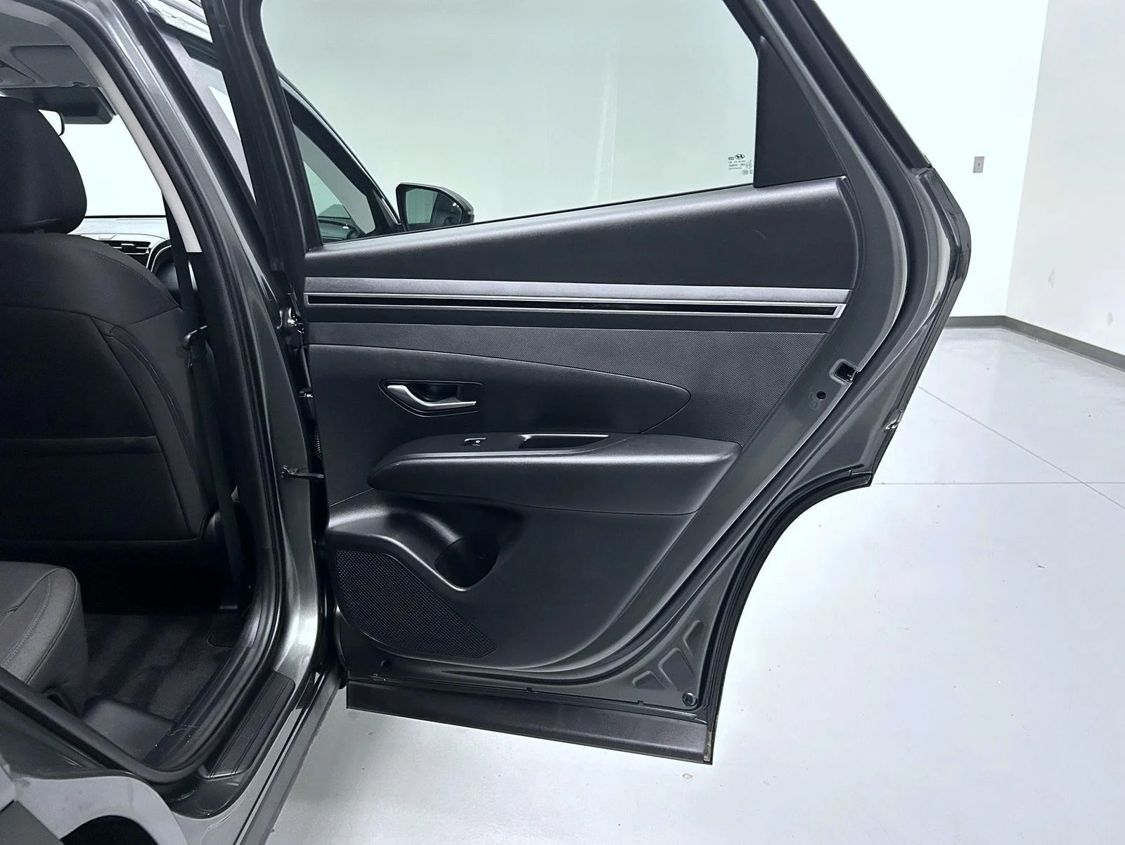 Used 2022 Gray Hyundai SEL image 17