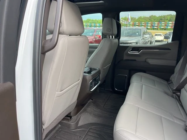 Used 2024 White GMC SLT image 11