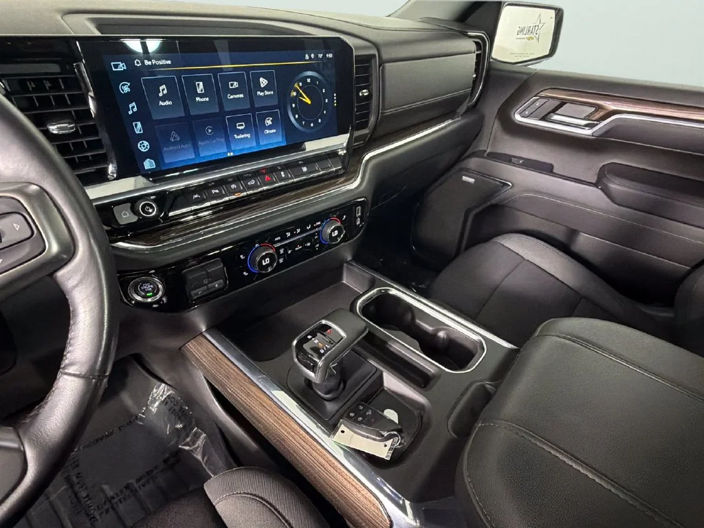 Used 2023 SUMMIT WHITE Chevrolet RST image 20