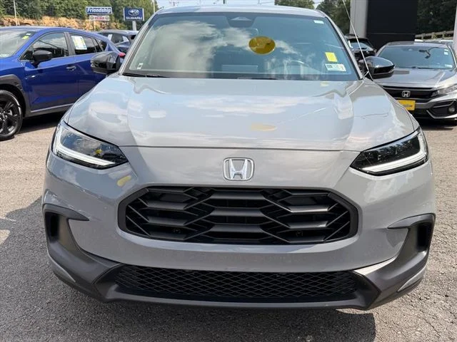 Used 2025  Honda Sport image 16