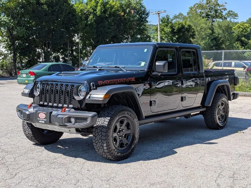 Used 2023 Black Jeep Mojave image 9