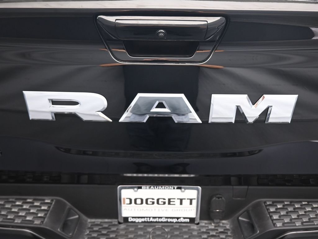 New 2026 Diamond Black Crystal Pearlcoat RAM Big Horn/Lone Star image 12