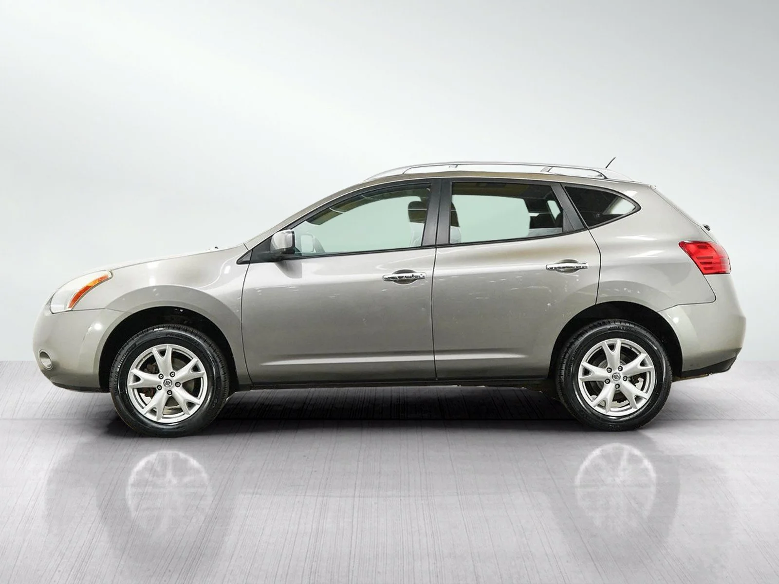 Used 2010 Nissan Rogue SL with VIN JN8AS5MV3AW148423 for sale in Burnsville, MN