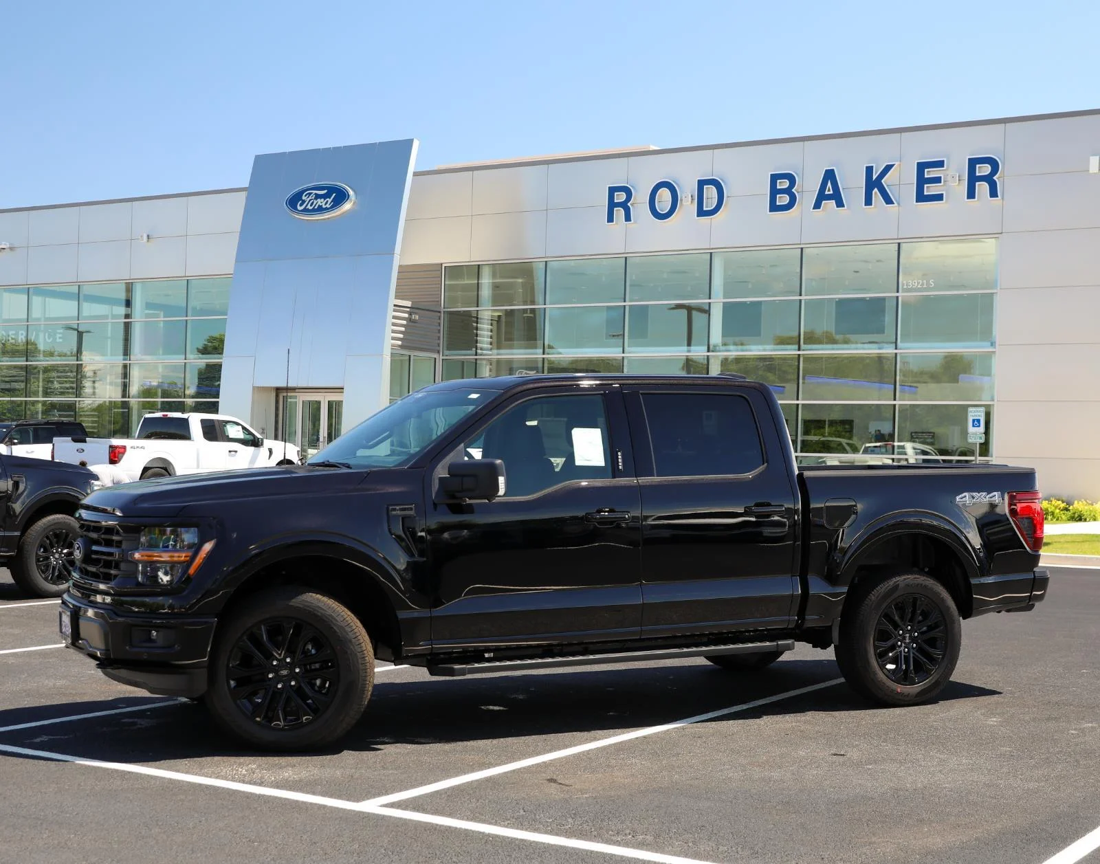 New 2026 Agate Black Metallic Ford XLT image 1