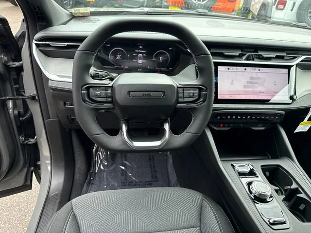 New 2026 Sting-Gray Clear-Coat Exterior Paint Jeep Laredo image 17