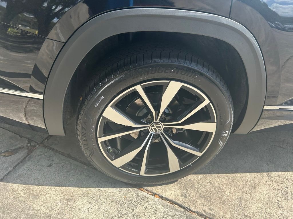 New 2026 Black Volkswagen 2.0T SEL Premium R-Line image 21