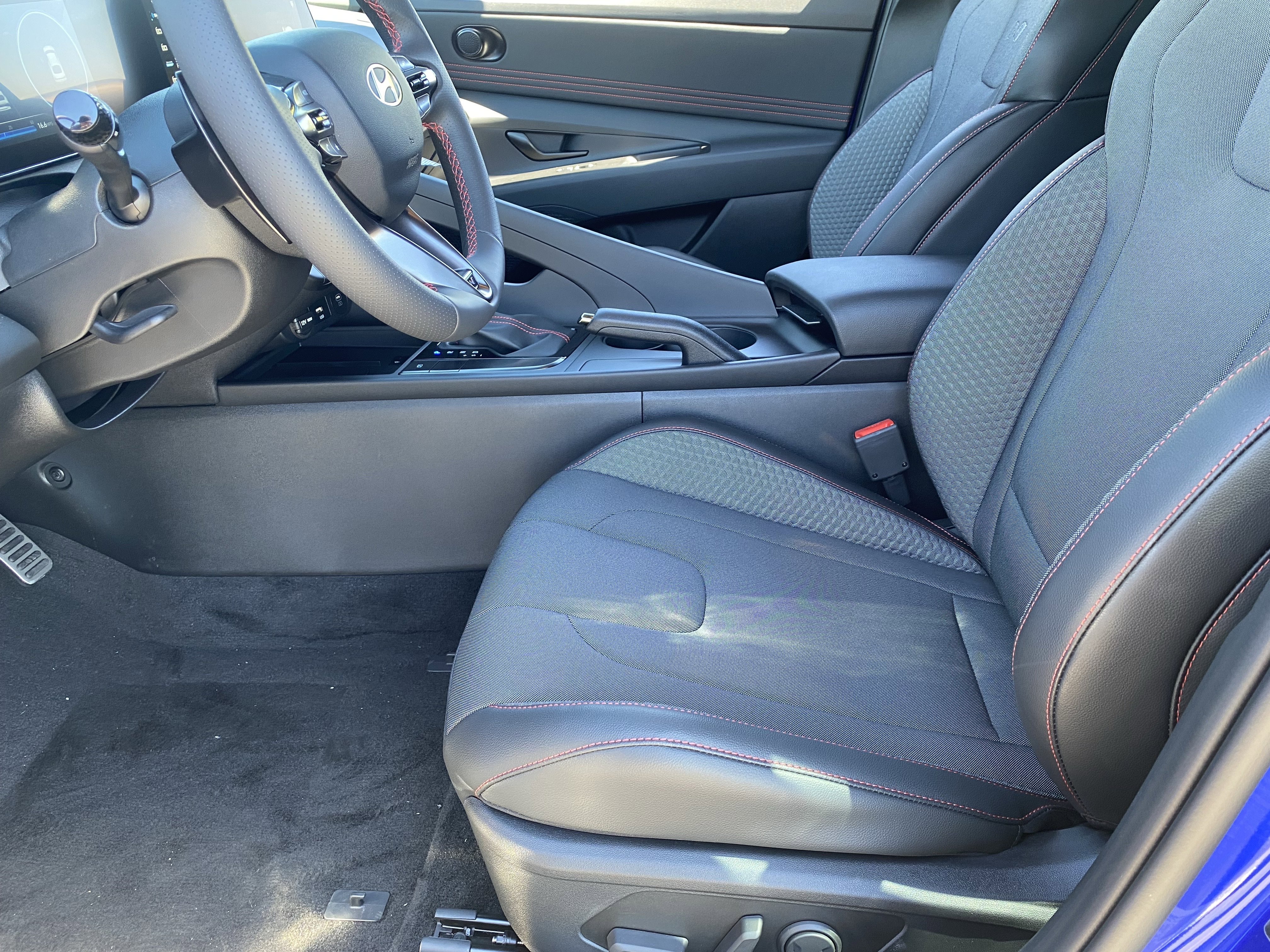 2025 Hyundai Elantra N Line - Photo 17