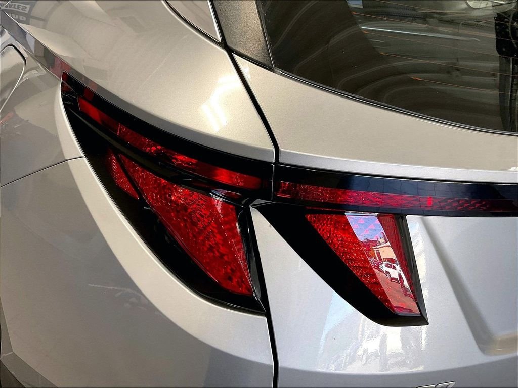 Used 2025 Silver Hyundai SE image 33
