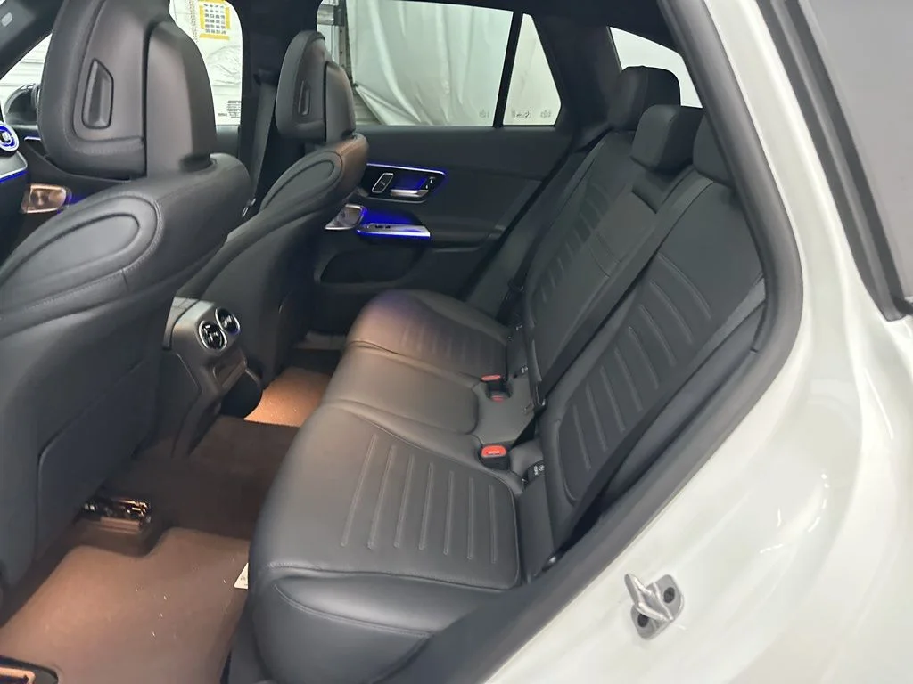 Used 2026 White Mercedes-Benz GLC 300 image 23