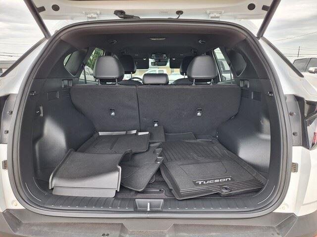 Used 2024 White Pearl Hyundai XRT image 24