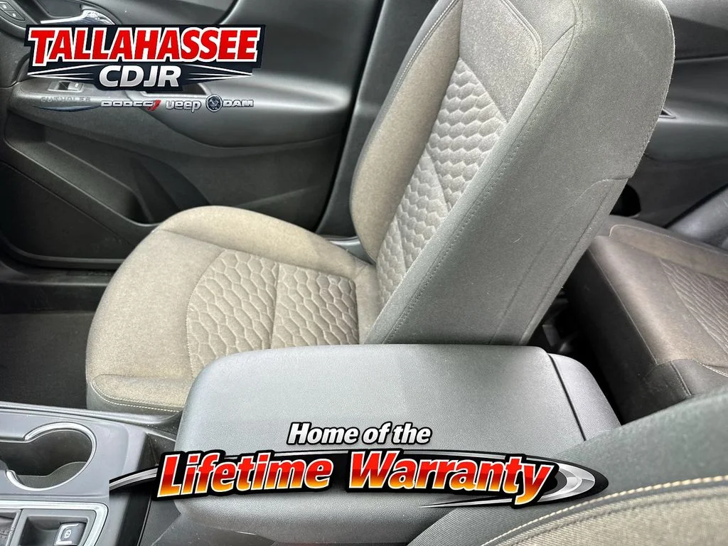 Used 2018 Pearl Chevrolet LT image 20