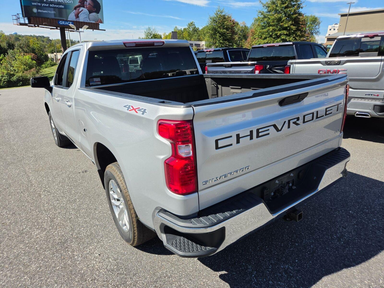 Used 2019 SILVER ICE METALLIC Chevrolet LT image 7
