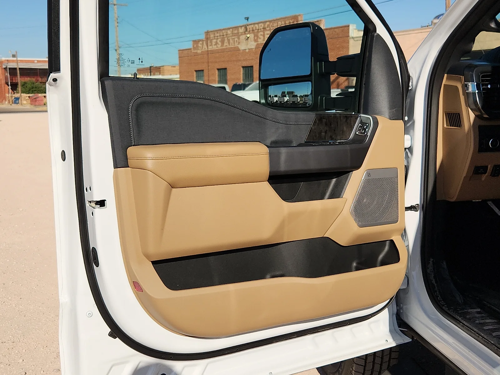 New 2026 Oxford White Ford Lariat image 14