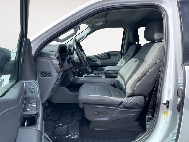 Used 2024 Oxford White Ford XLT image 9