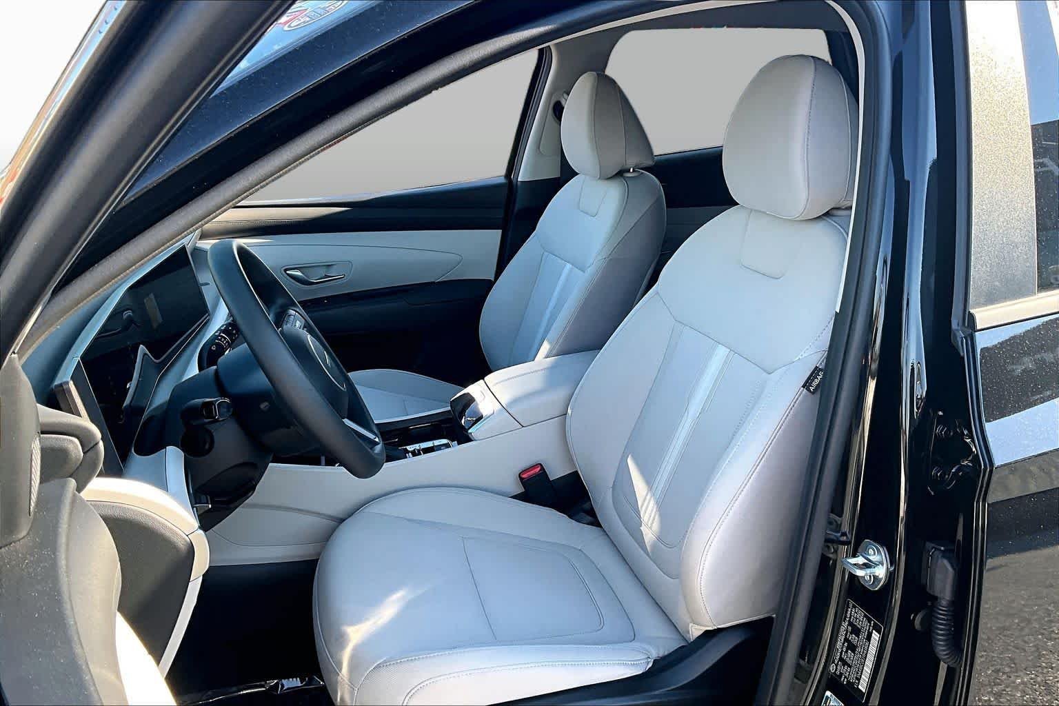 Used 2026 Phantom Black Hyundai SEL image 8