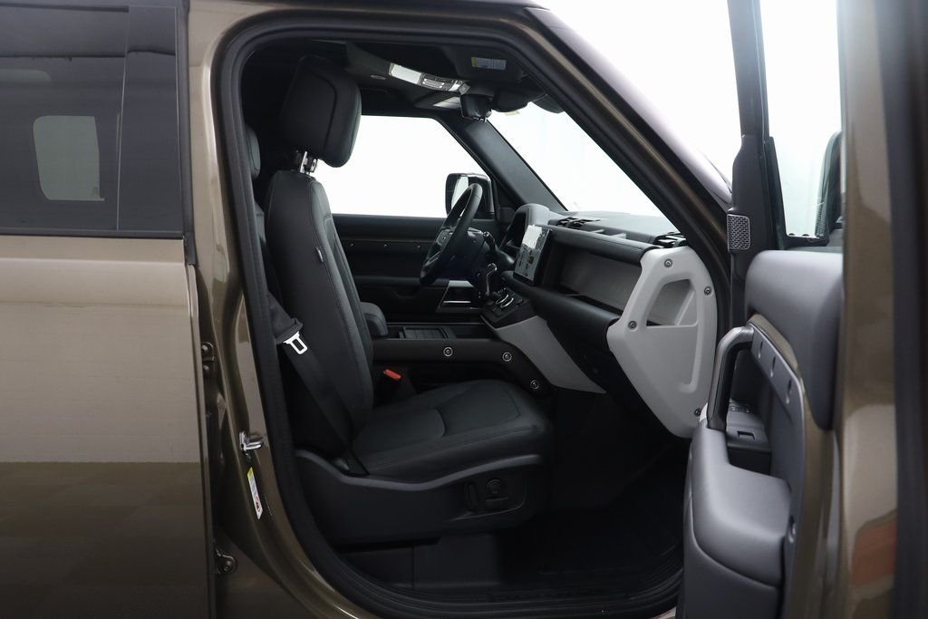 Used 2024 Beige Land Rover SE image 19