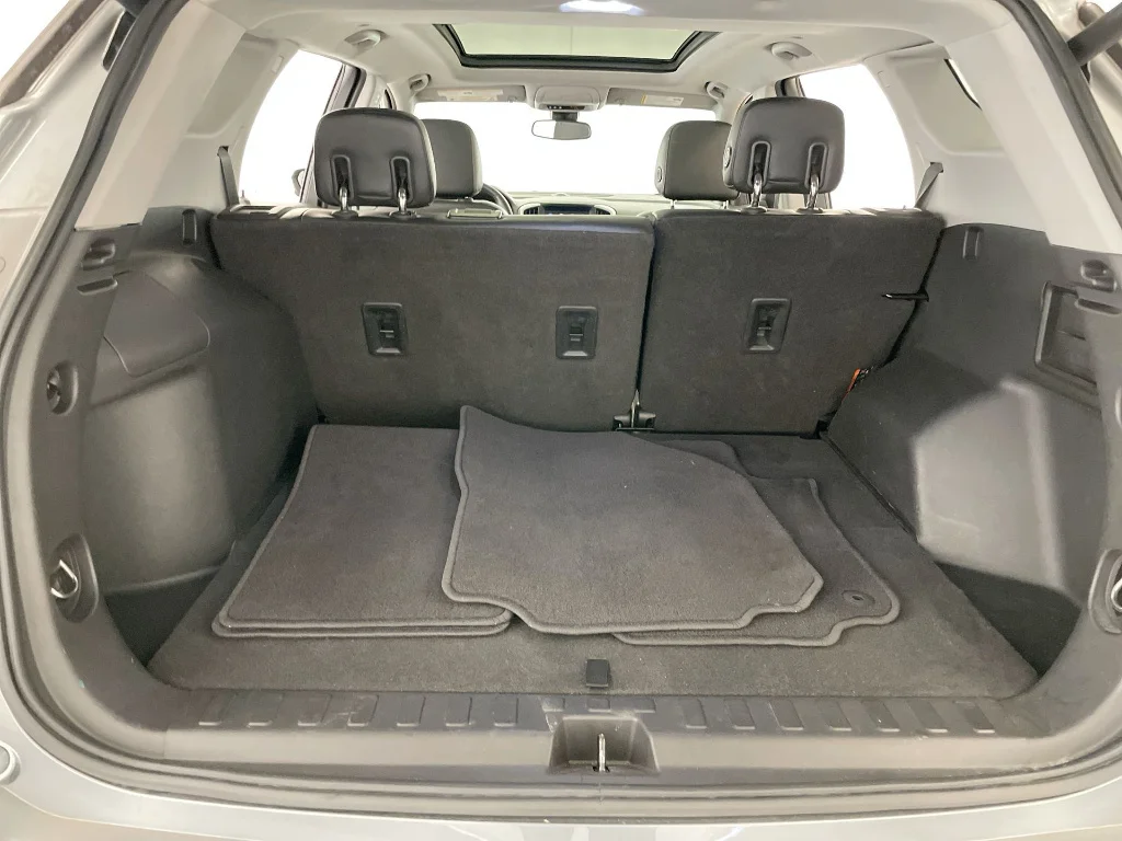 Used 2020 GRAY GMC SLT image 26
