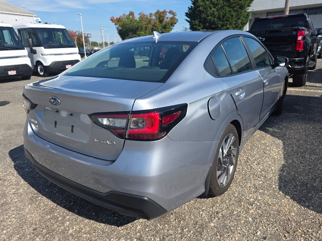 Used 2024 Ice Silver Metallic Subaru Limited image 3