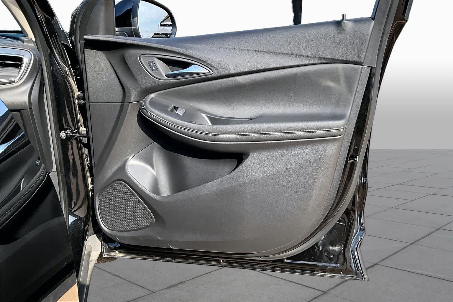 Used 2025 Ebony Twilight Metallic Buick Preferred image 25