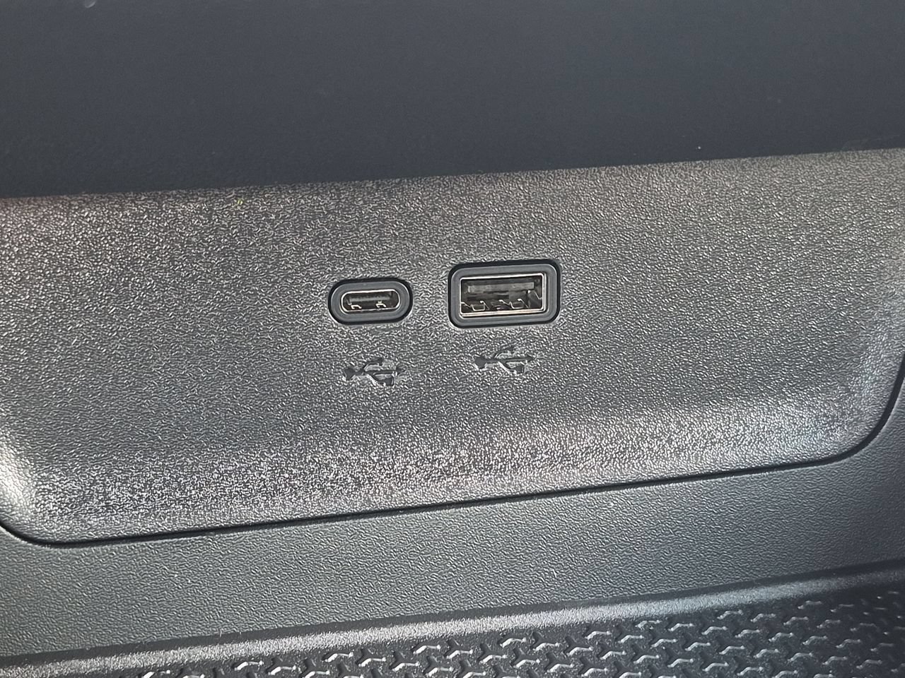 2027 Chevrolet Equinox LT - Photo 35