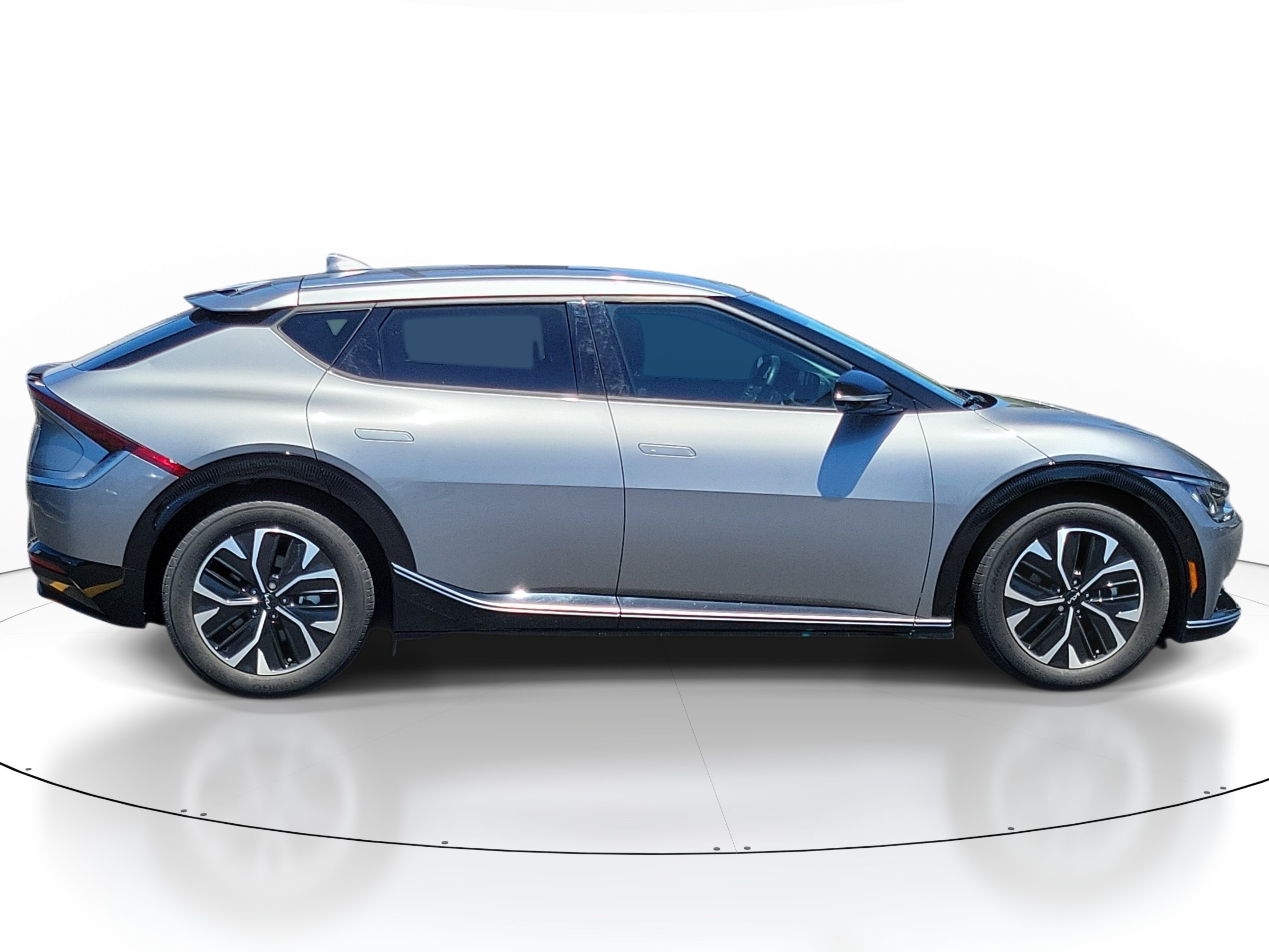 Used 2023 Steel Gray Kia Wind image 6