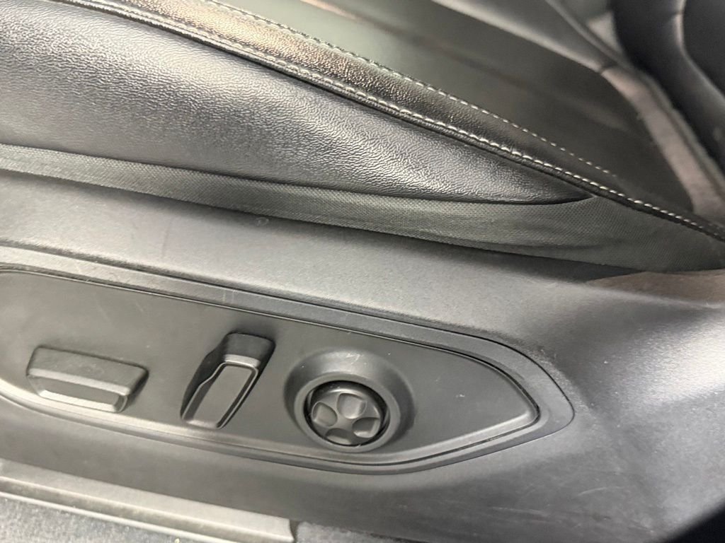 Used 2023 Gray Jeep Limited image 23