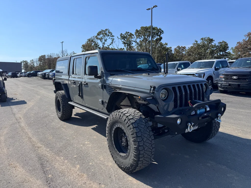 Used 2020 Sting-Gray Clearcoat Jeep Sport image 3
