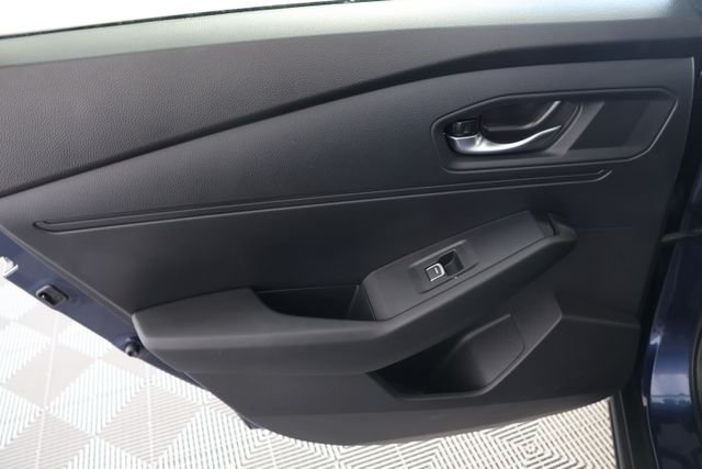 Used 2025 Blue Honda SE image 27