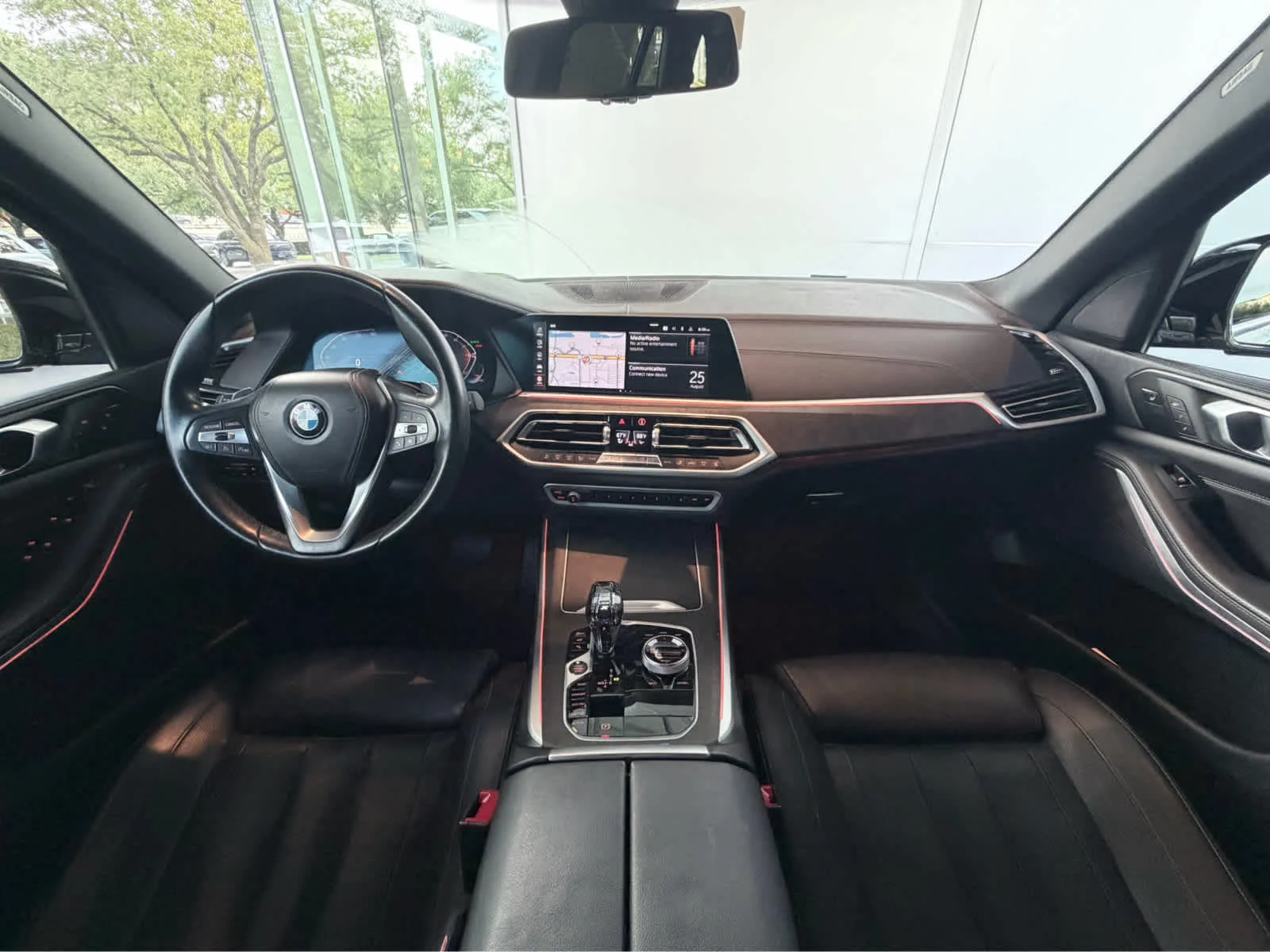 Used 2022  BMW sDrive40i image 22