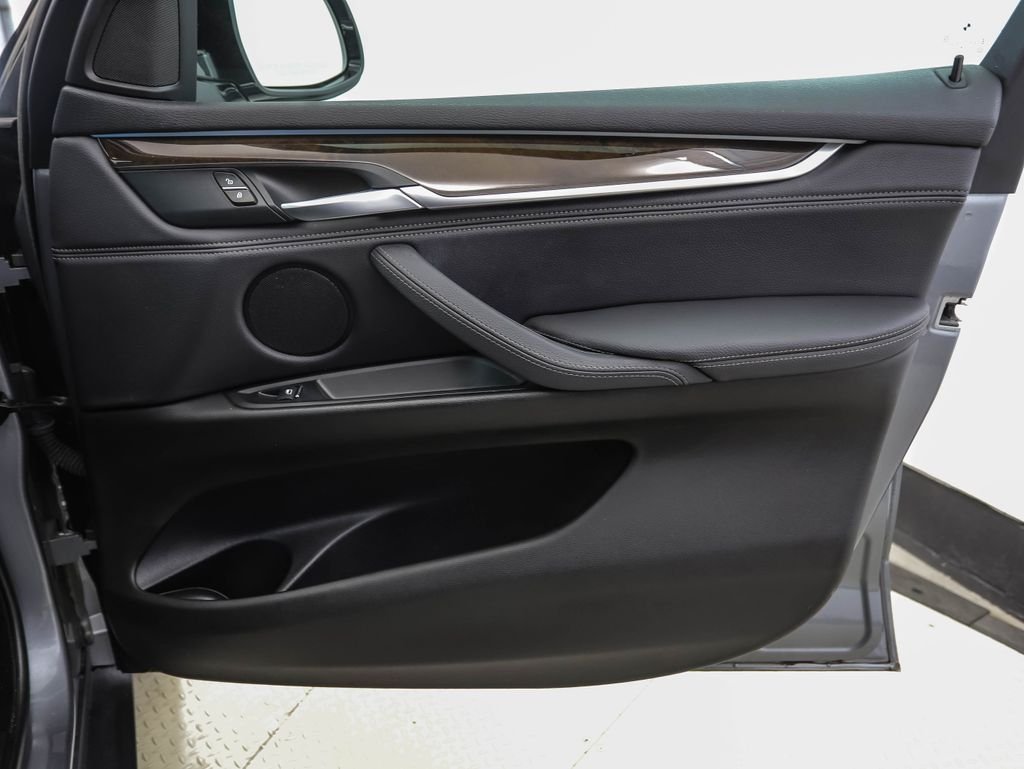 Used 2018 Space Gray Metallic BMW xDrive35i image 29