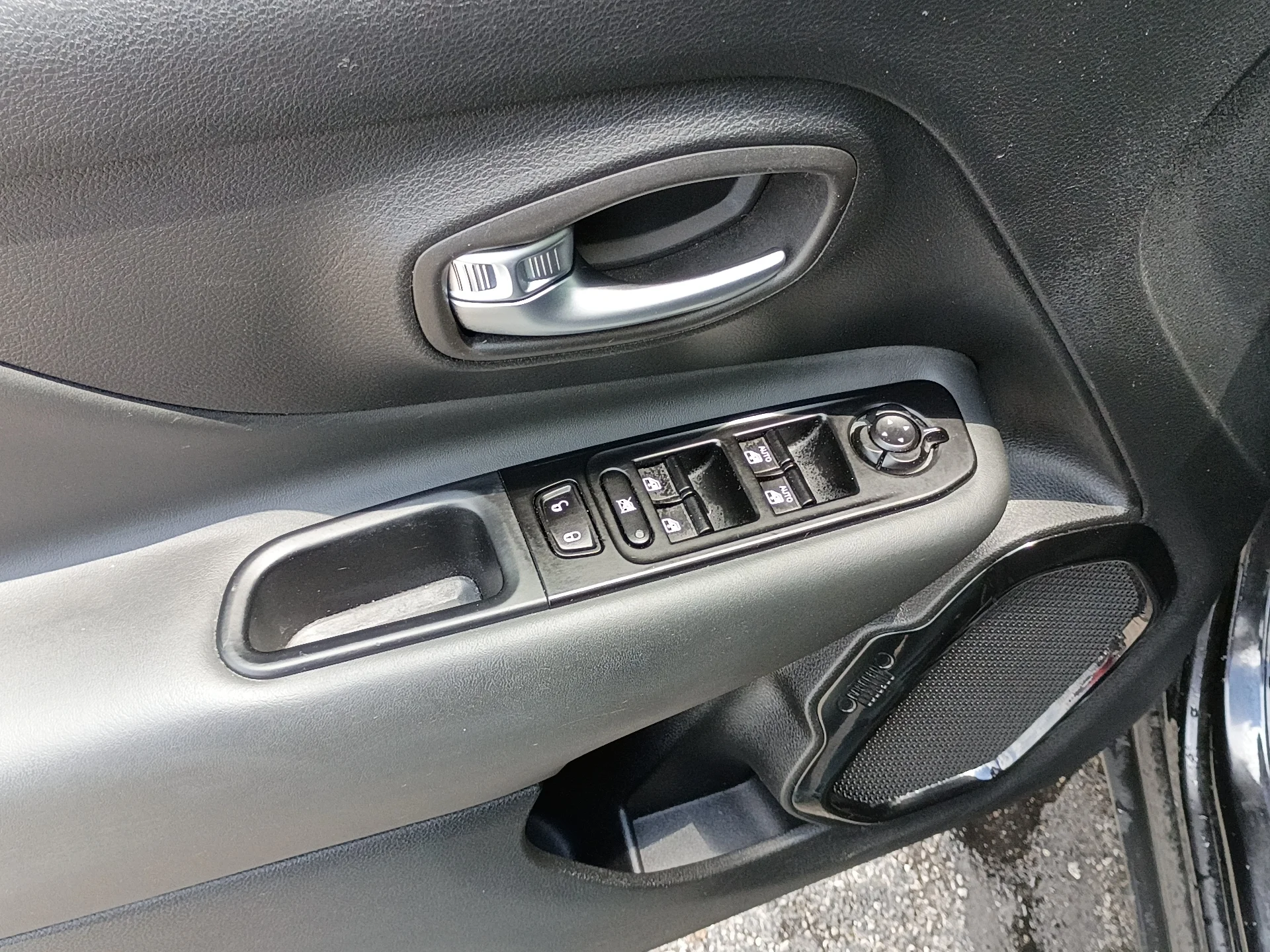 Used 2022 Black Clear Coat Jeep Altitude image 16