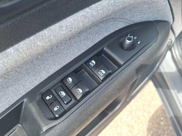Used 2023 Gray Jeep Latitude Lux image 11