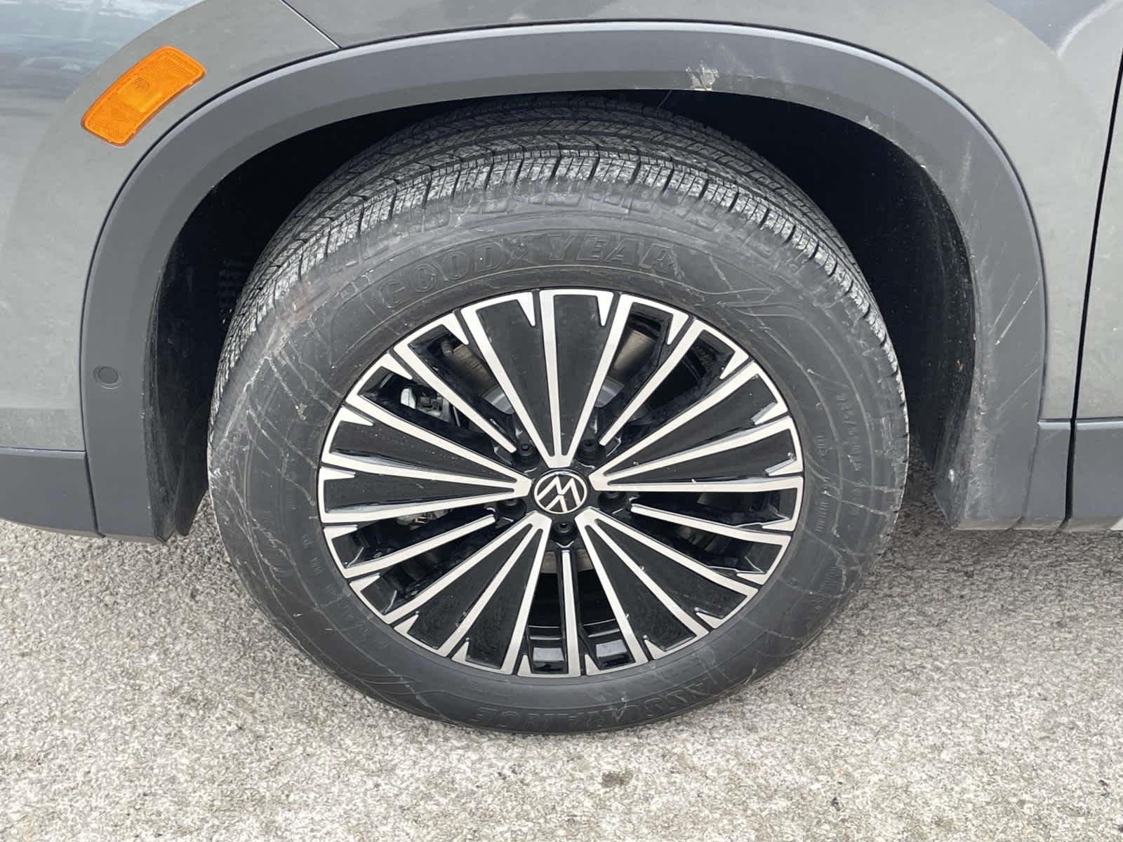 New 2026 Platinum Gray Metallic Volkswagen S image 9