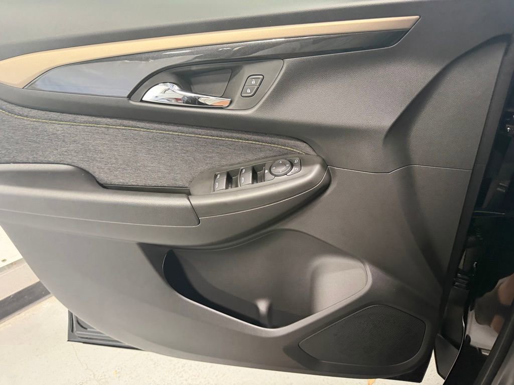 New 2026 Mosaic Black Metallic Chevrolet ACTIV image 11