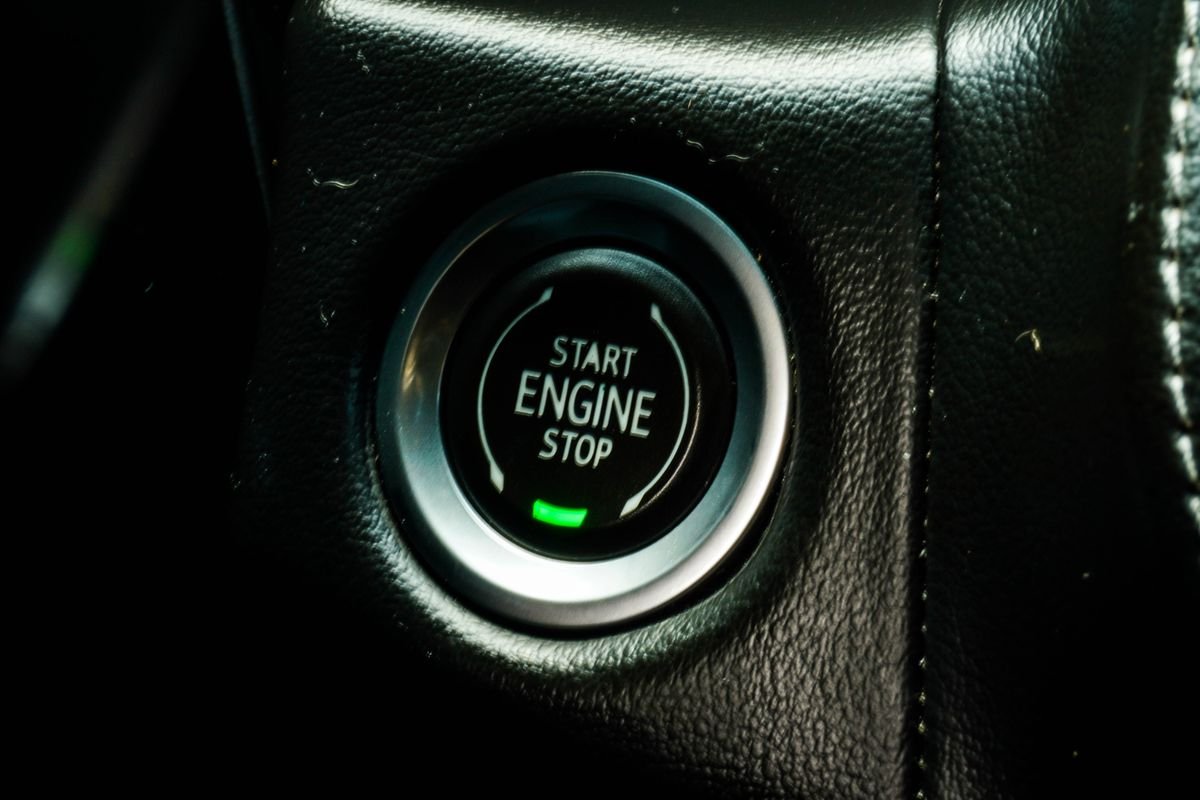 Used 2021 Black Chevrolet Z71 image 28