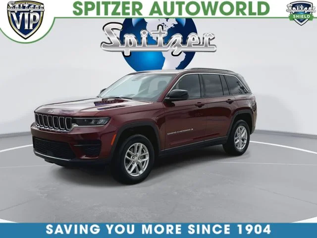 Used 2024 Red Jeep Laredo X image 4