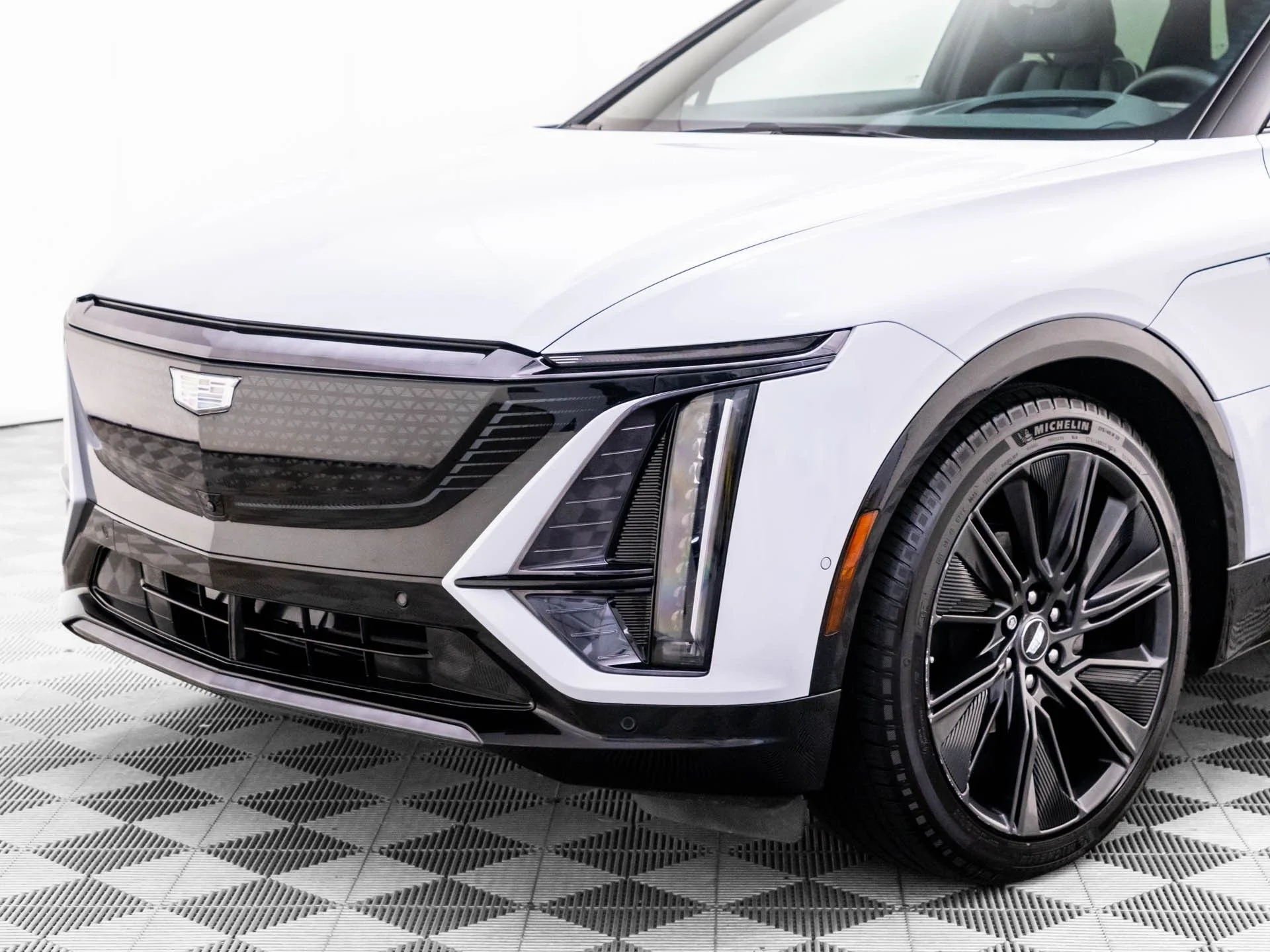 Used 2026 White Cadillac Signature Sport image 37