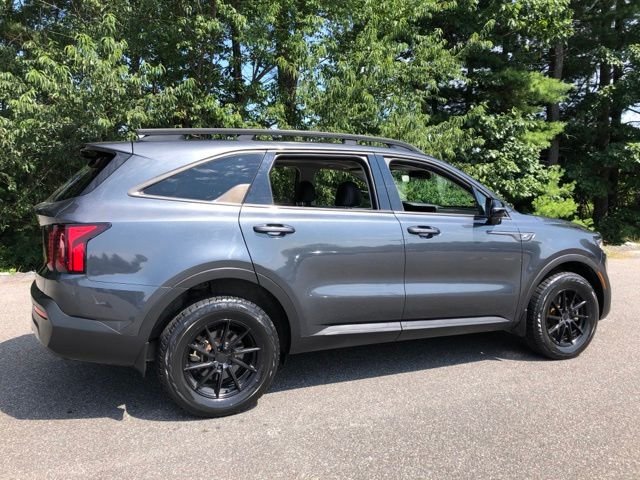 Used 2022 Grey Kia X-Line EX image 4