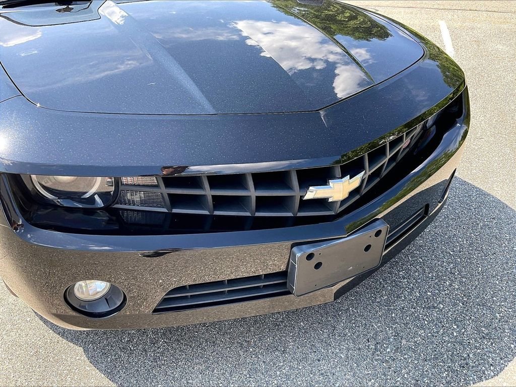 Used 2013 Black Chevrolet 2LT image 24