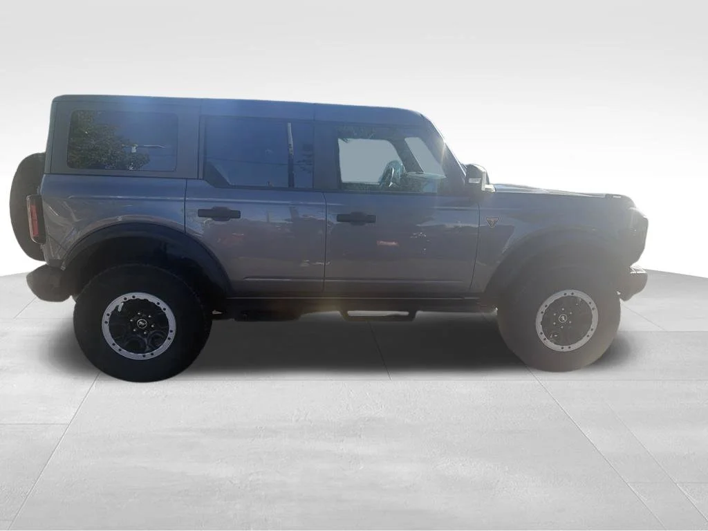 Used 2023 Gray Ford Badlands image 4