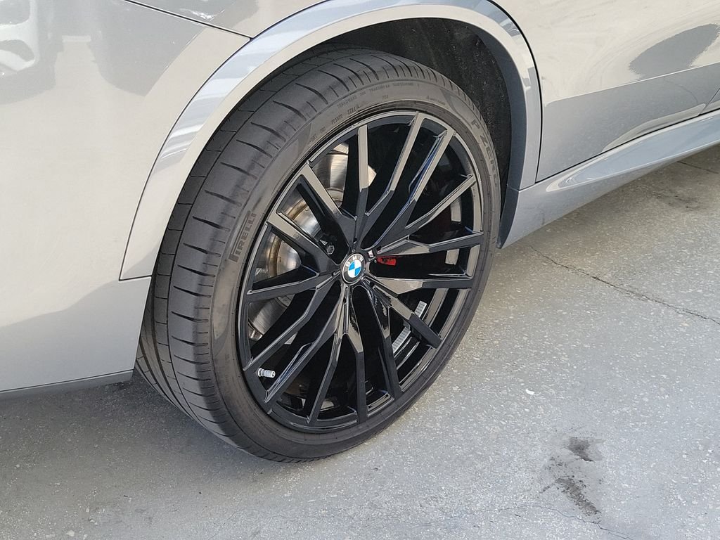 Used 2025 Gray BMW M60i image 7