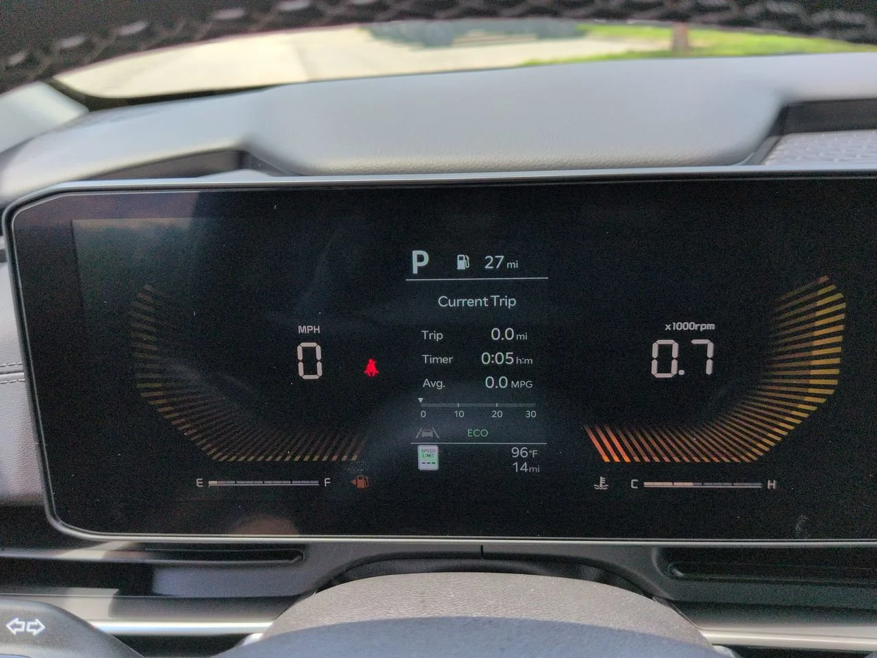 New 2027 Ceramic Silver Kia LXS image 31