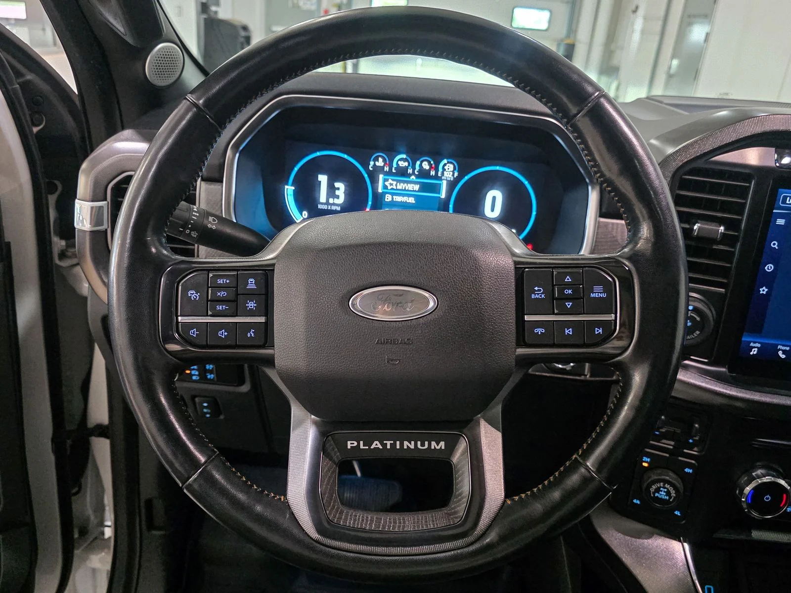Used 2023  Ford Platinum image 32