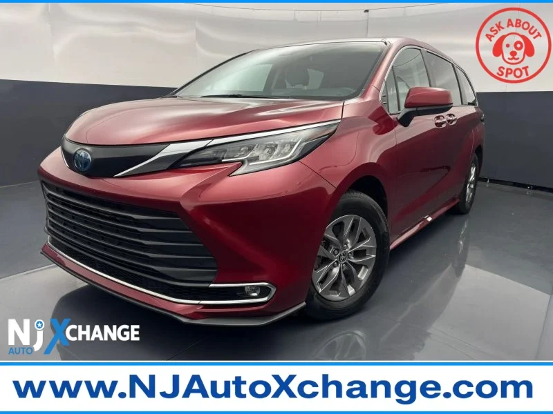 Used 2023  Toyota XLE Minivan 4D image 56