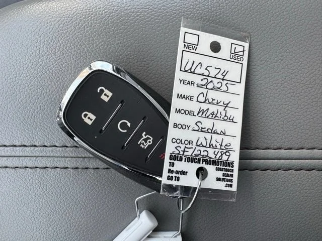 Used 2025 Summit White Chevrolet 1LT image 33