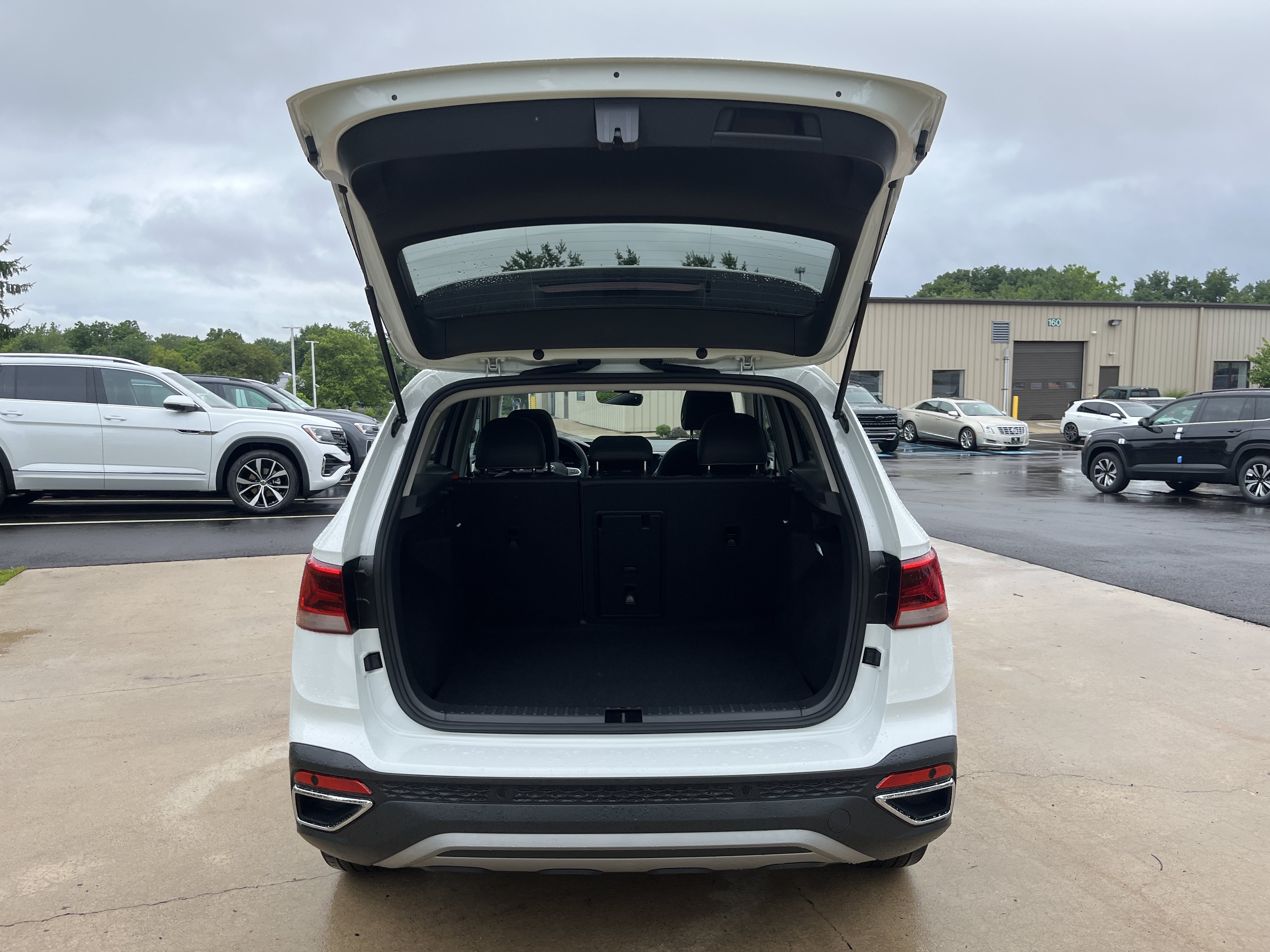 Used 2024  Volkswagen SEL image 12