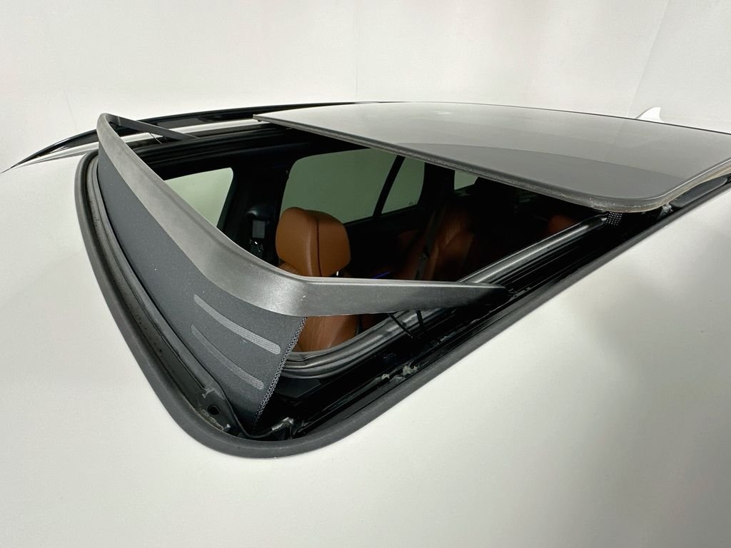 Used 2022 Alpine White BMW xDrive40i image 22
